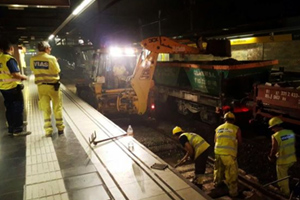 Obras nocturnas de renovacin de va en la lnea 4 de metro de Barcelona