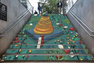 El arte contemporneo vuelve a las escaleras del metro de Barcelona 