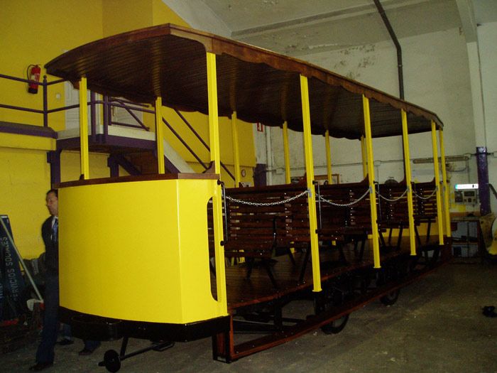 Jardinera 27-1 de los antiguos tranvas de Santander, reconstruida y preservada en ACAF.