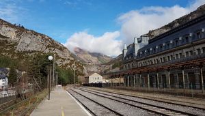 Incorporacin de seis nuevas paradas facultativas entre Huesca y Canfranc
