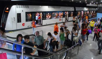 Metrovalencia ha transportado ms de 1,8 millones de usuarios durante el servicio ininterrumpido de Fallas