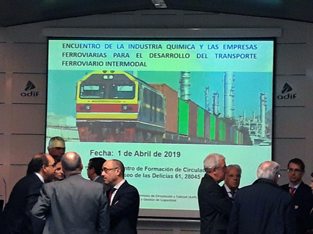 Primer encuentro entre compaas de la industria qumica, empresas ferroviarias y operadores logsticos