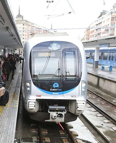 Los trenes de Euskotren entre Hendaia y Pasaia circular�n por un and�n distinto al actual
