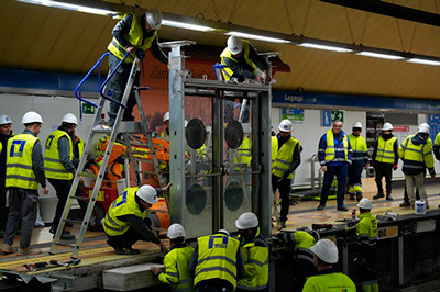 Instalada la primera puerta de and�n en Metro de Madrid