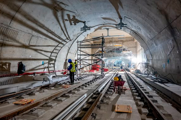 Fase final de las obras de la L�nea Rosa del Metro de Oporto, en Portugal
