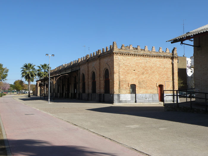 Edificio de viajeros de la estacin de Camas.