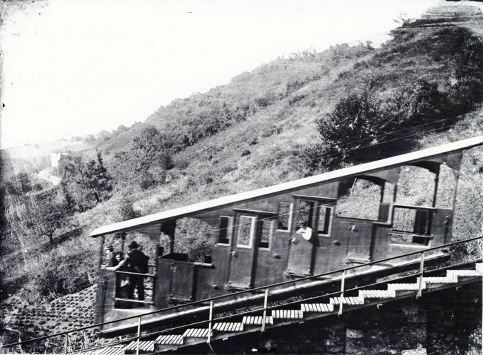 Uno de los coches del funicular de Artxanda, recin construido en los talleres de Mariano de Corral. Archivo EuskoTren/Museo Vasco del Ferrocarril
